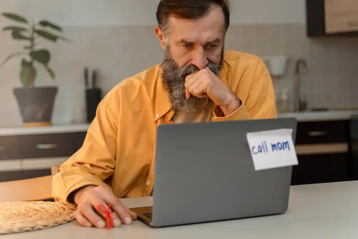 email notifications on computer screen work distractions