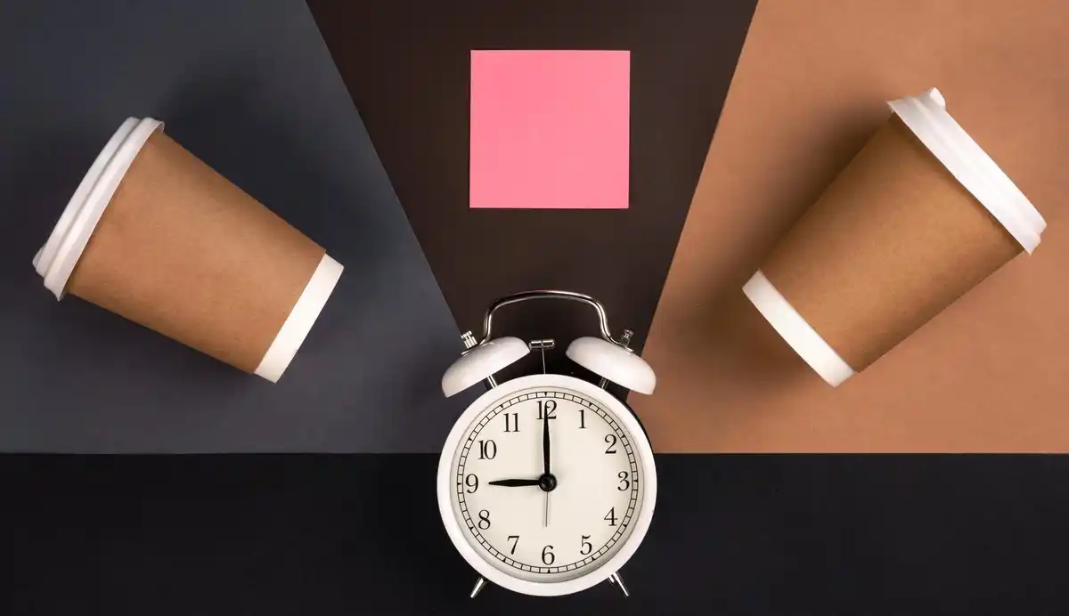 time saving daily habits clock coffee minimalism
