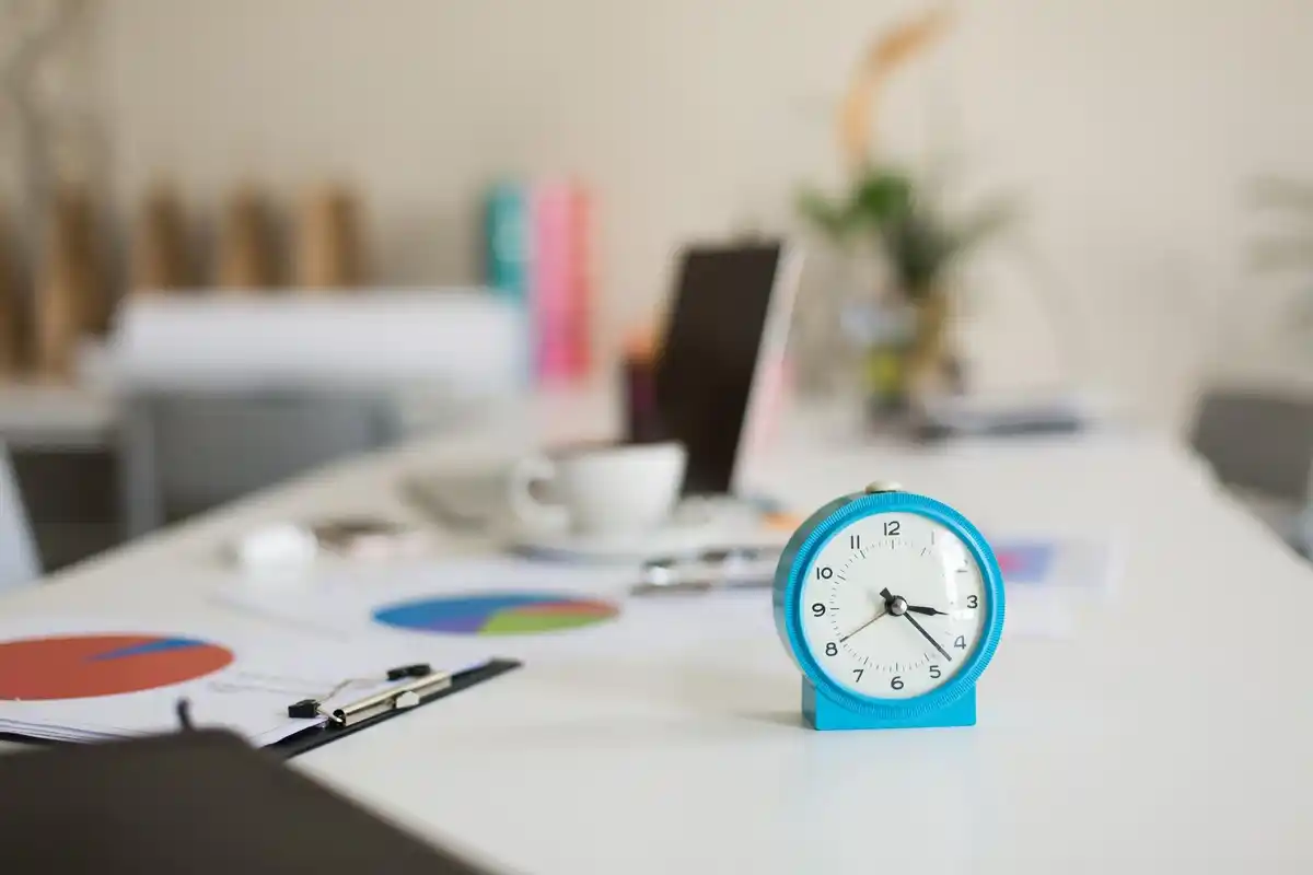 time management hacks saving time Dutch office