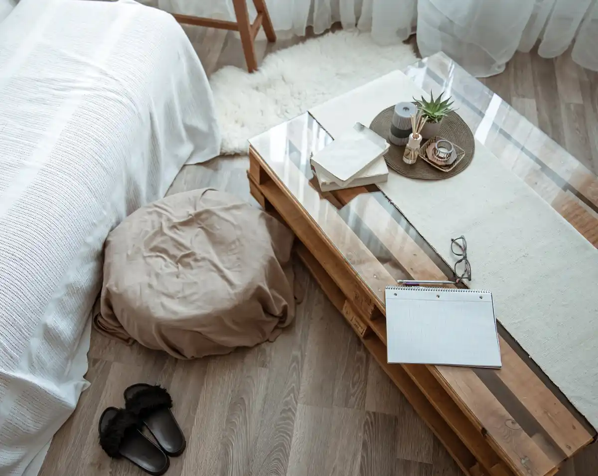 minimal tidy living room surfaces organized clean