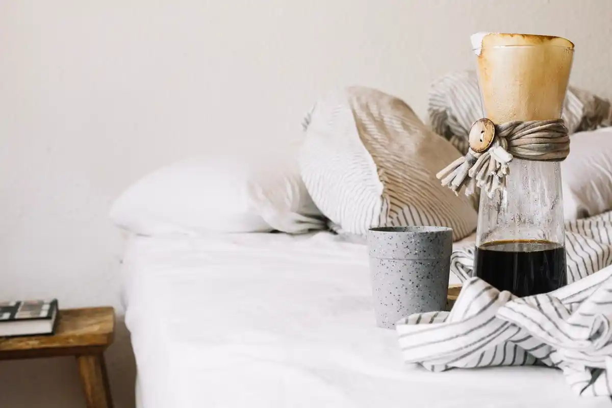 minimalist tidy room peaceful atmosphere