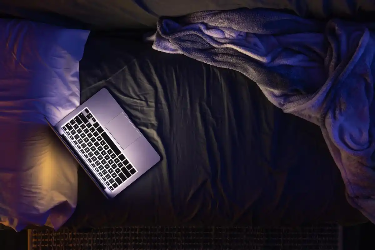 dark bedroom cool temperature sleep