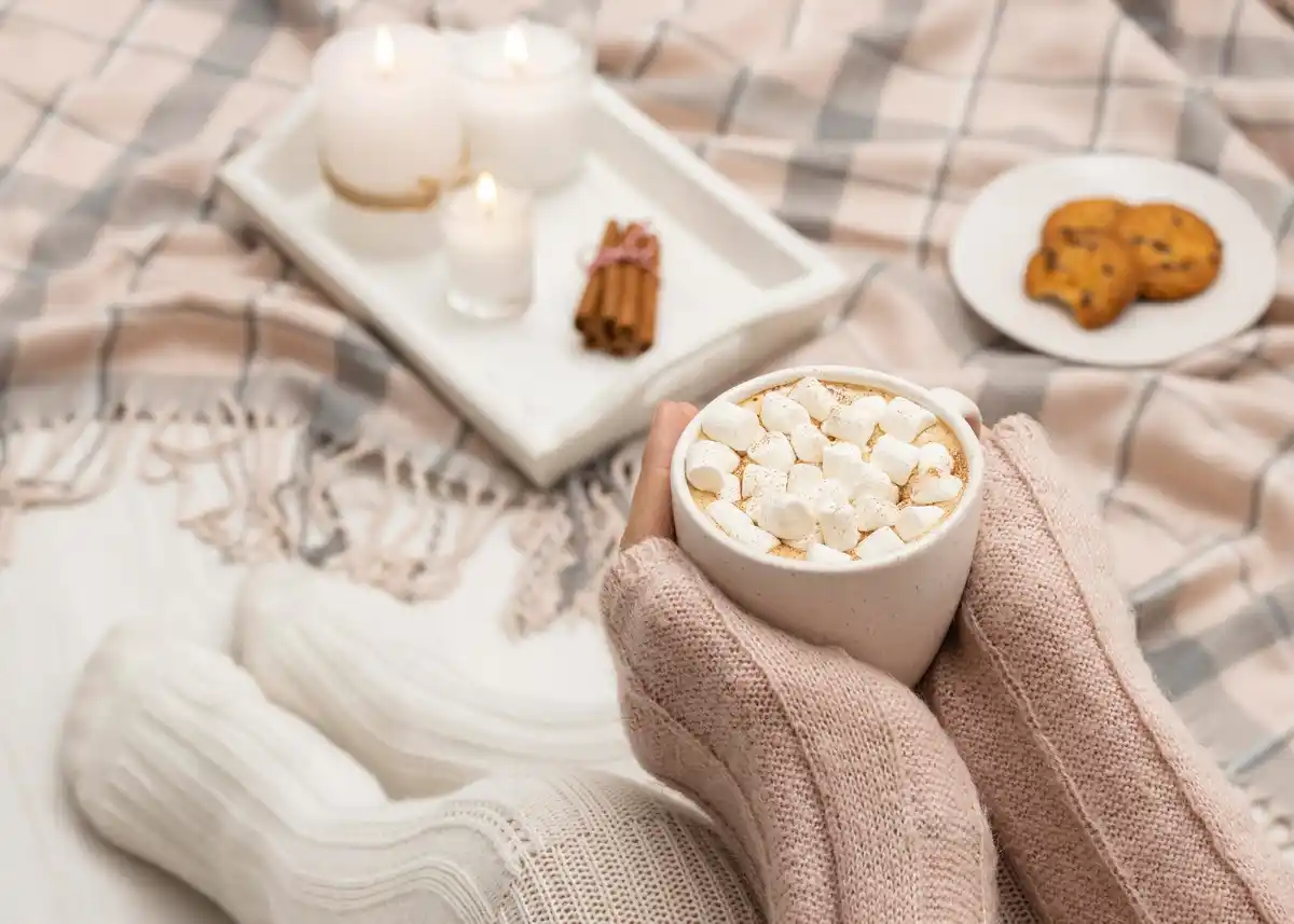 Cozy DIY candle holders made from jars