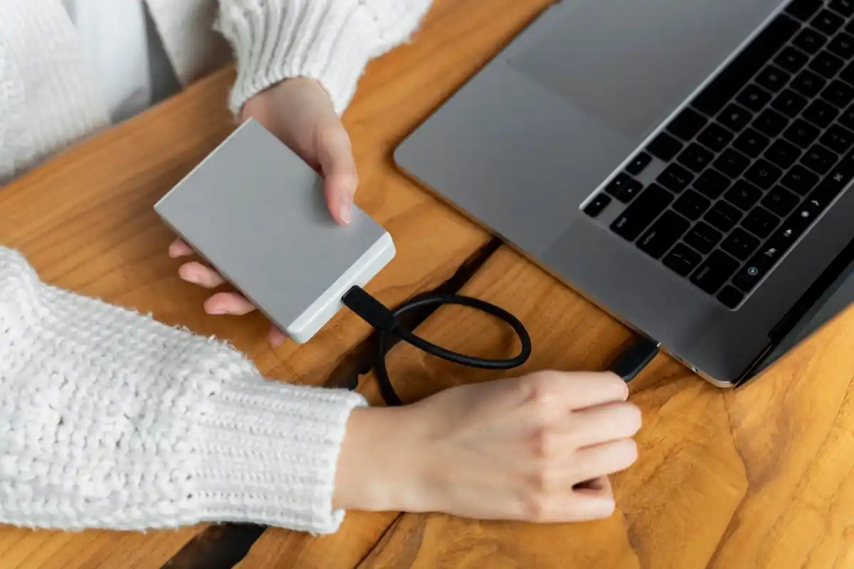 USB flash drive clever hack