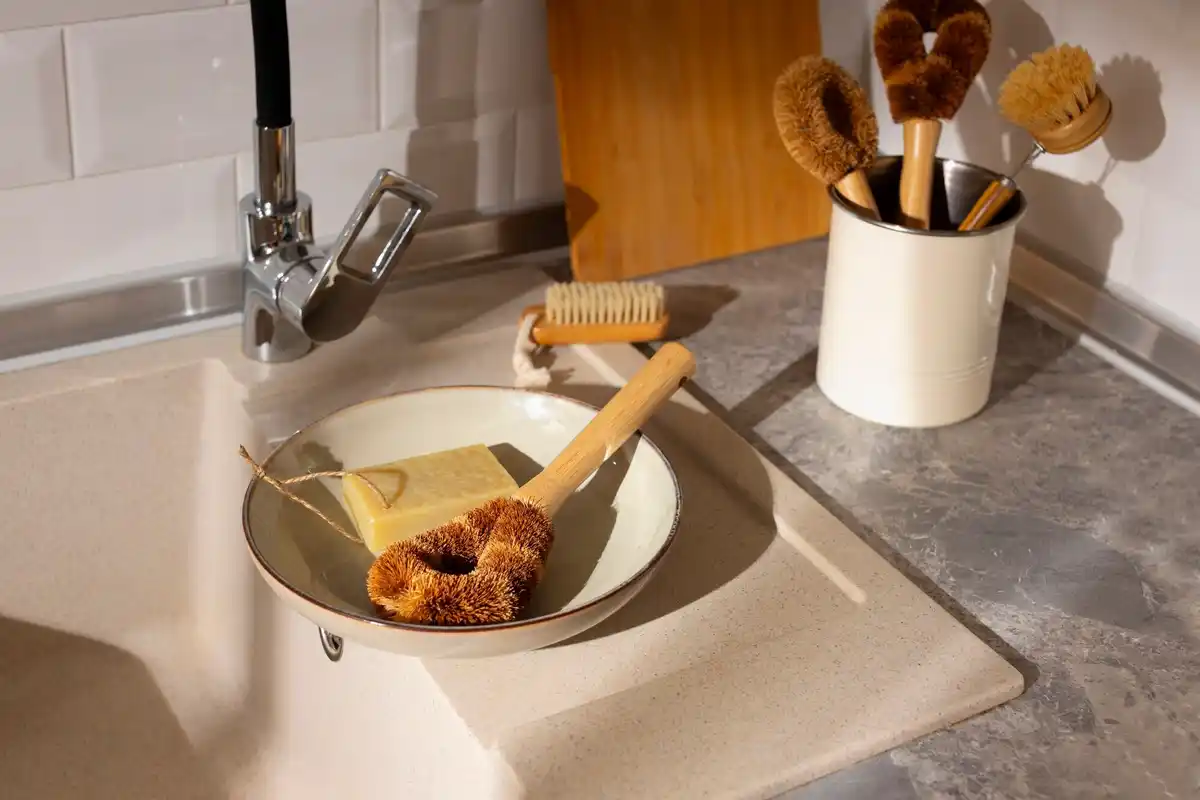 cleaning mistakes kitchen sink dirty faucet