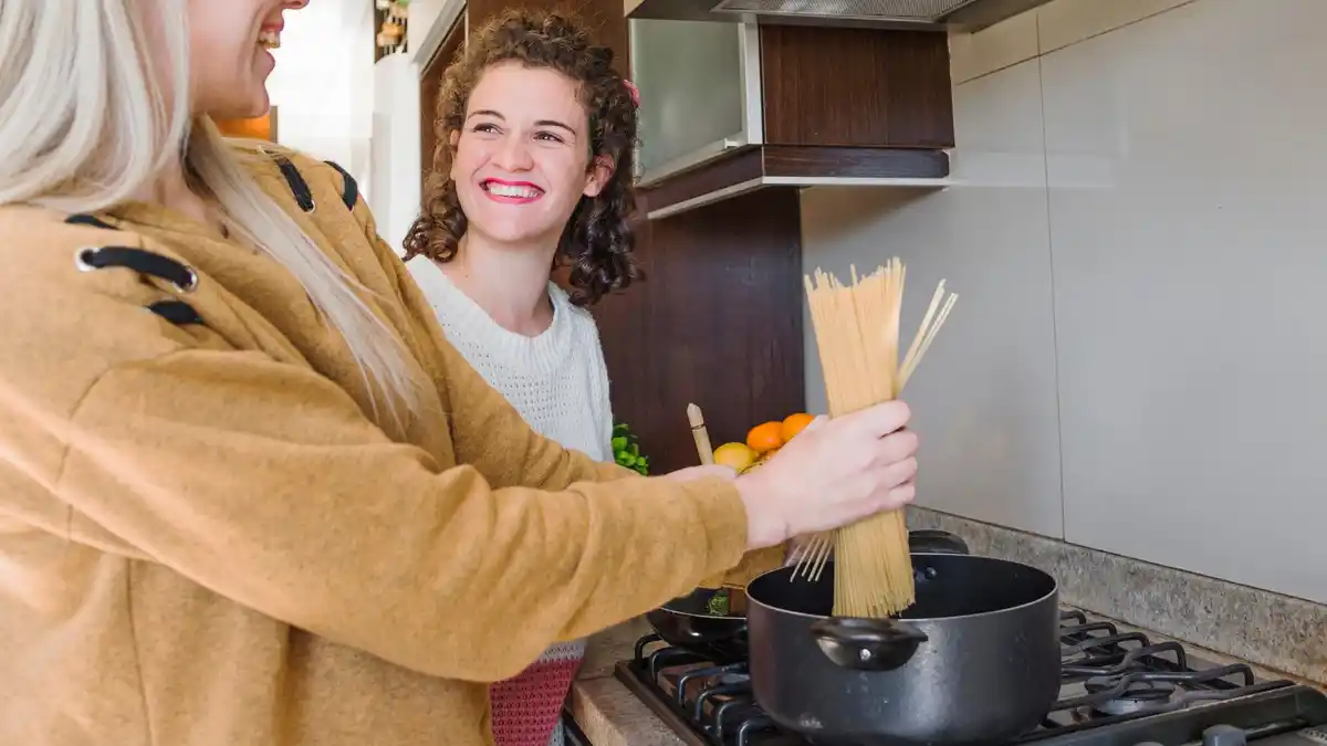 small kitchen organization Dutch home meal prep tips