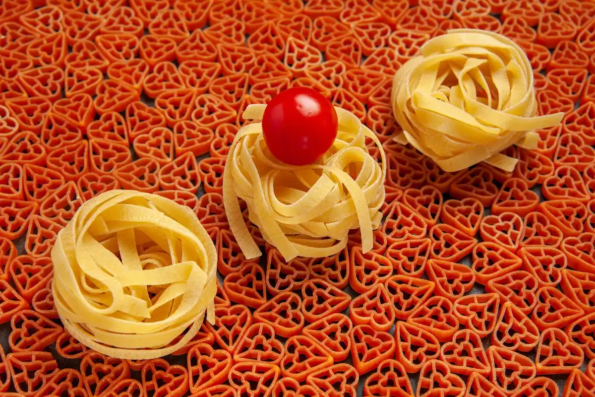 non sticky cooked pasta close up colander