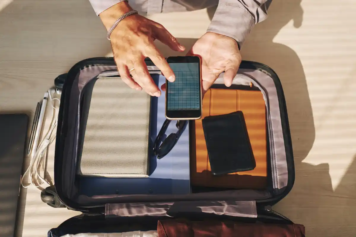 packing smart suitcase essentials