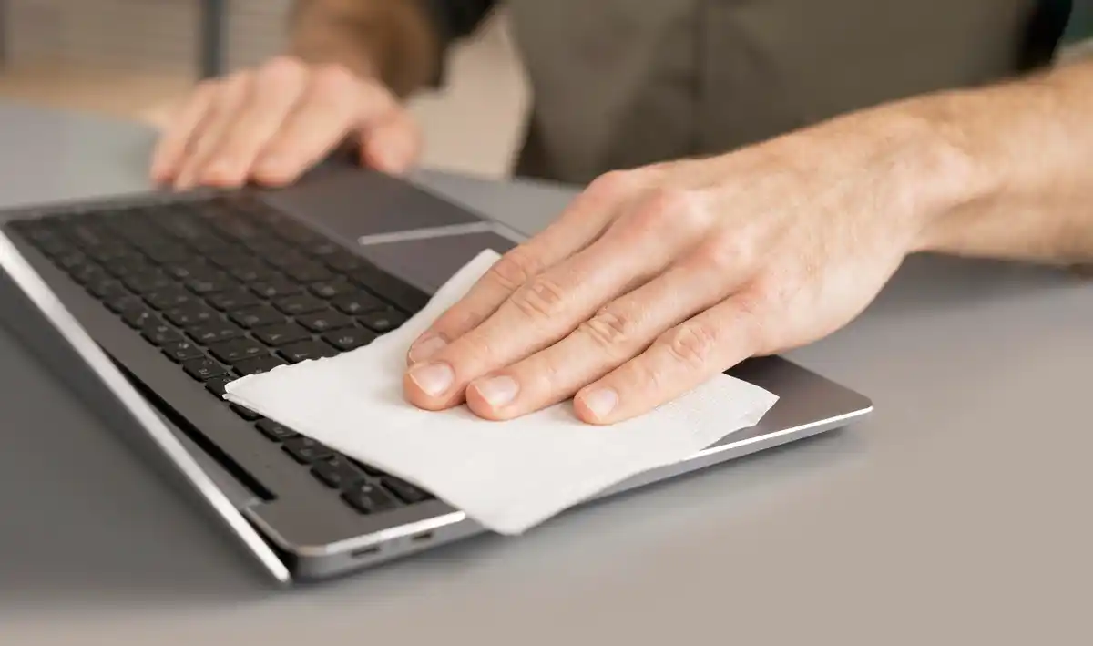slow laptop cleaning