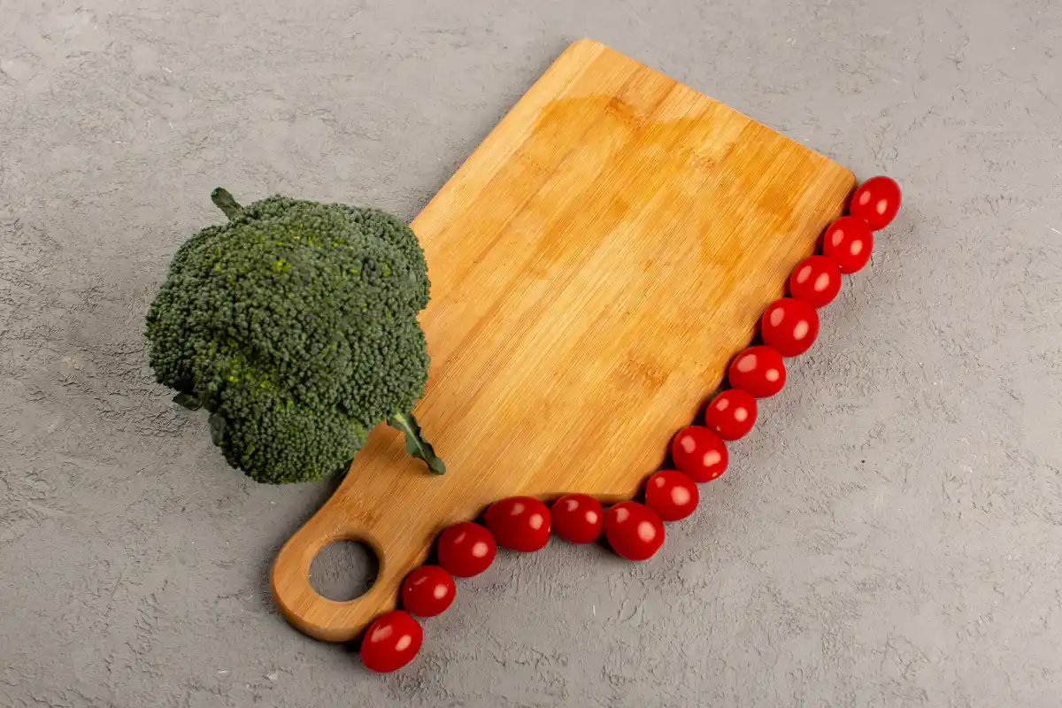 kitchen cutting board with rubber feet