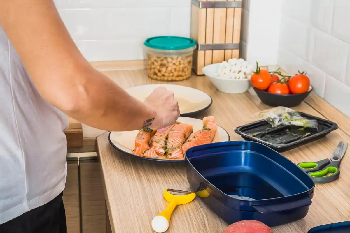 Clean and tidy Dutch kitchen while cooking
