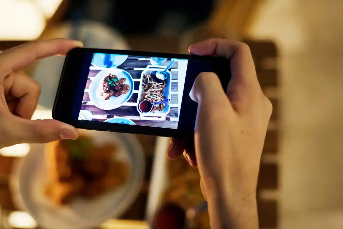 nighttime smartphone filter screen