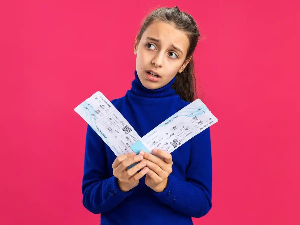 budget traveler checking flight prices