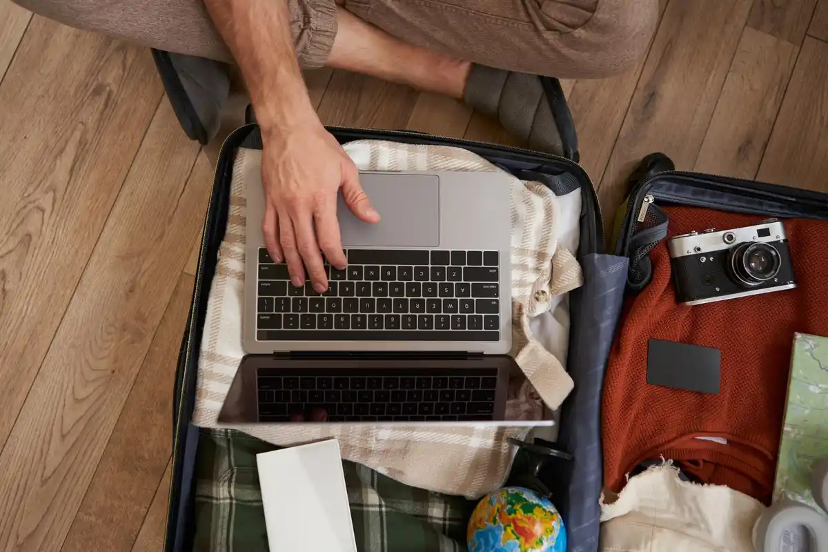 cheap flight tickets flexible dates laptop