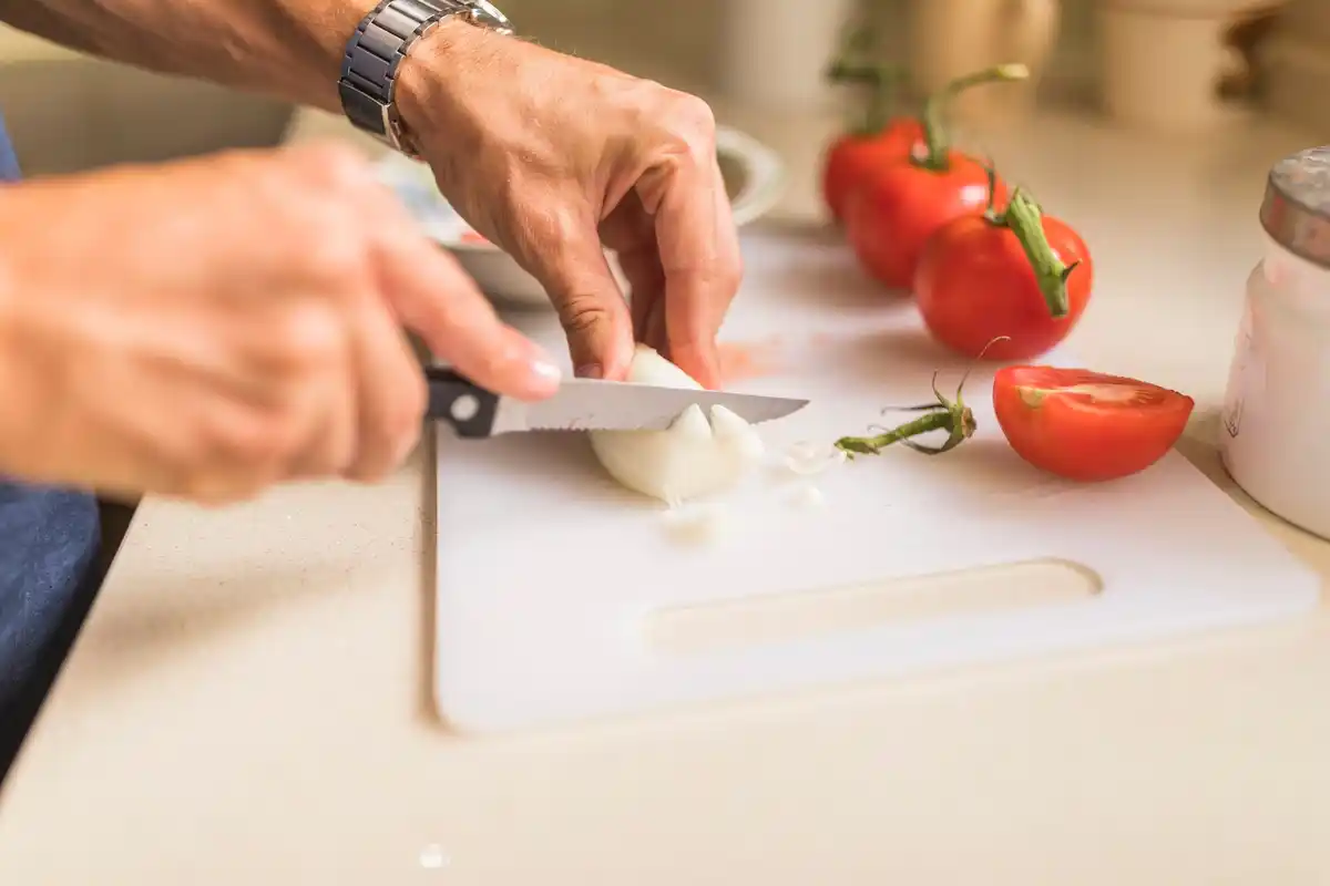 onion cutting kitchen tip