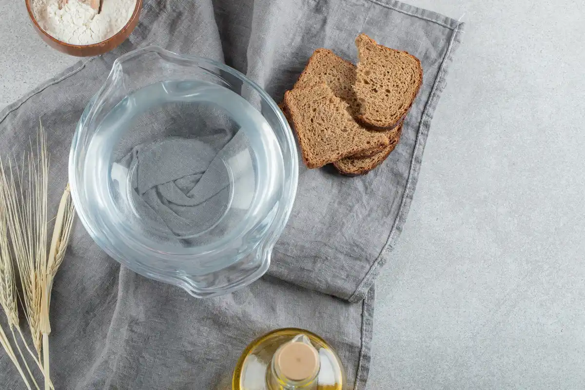 glass containers with food storage Dutch kitchen