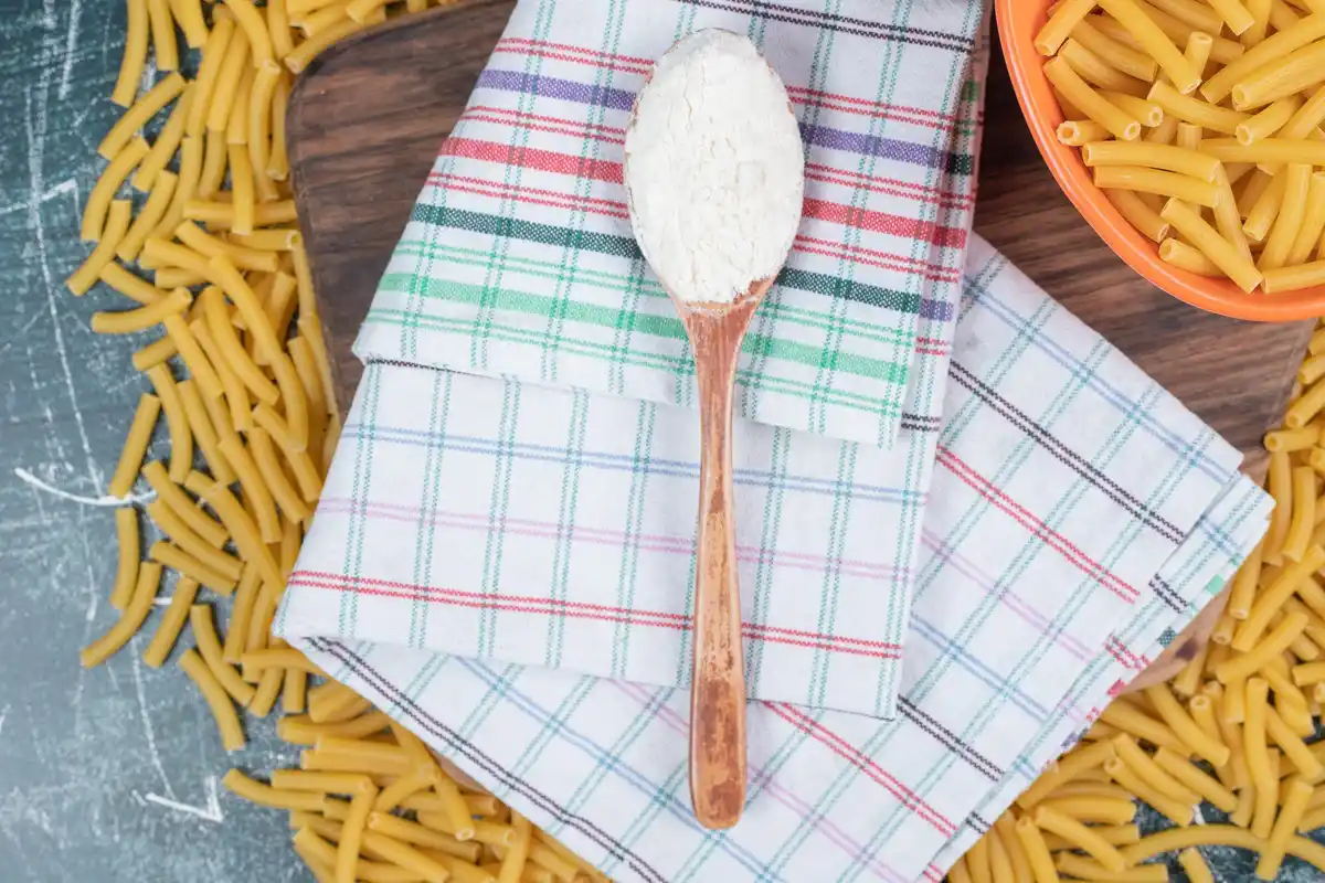 salt added to cold water pasta cooking kitchen