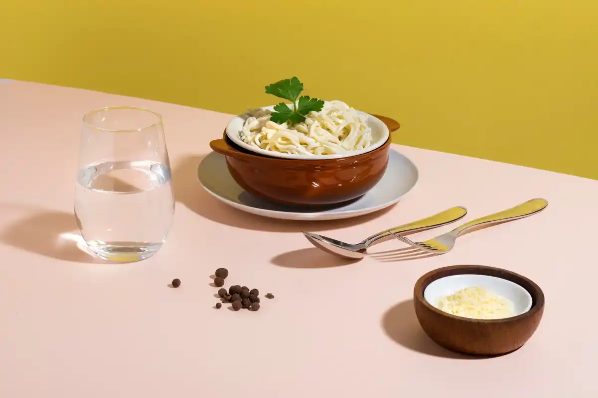 salting pasta water cold pot kitchen