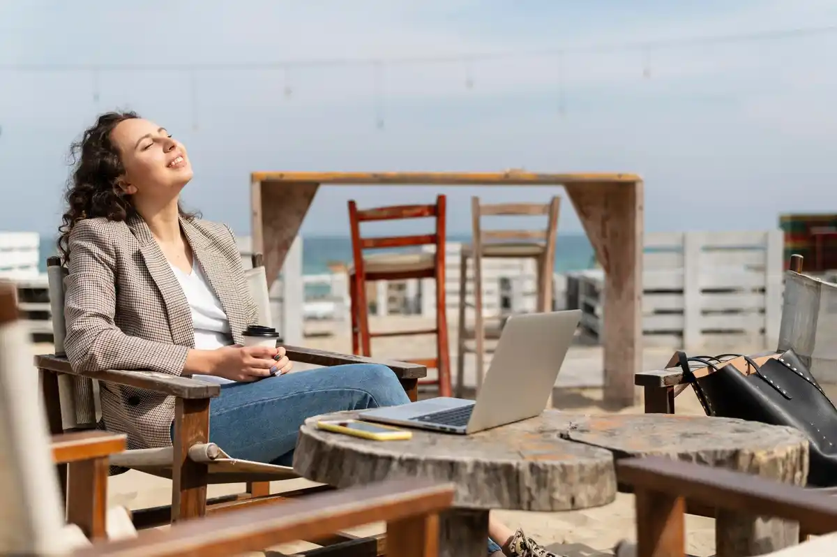 relaxed working time management Netherlands coffee shop