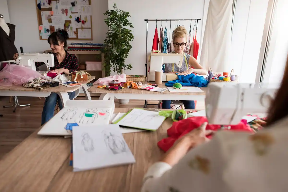 creative DIY craft ideas workshop group