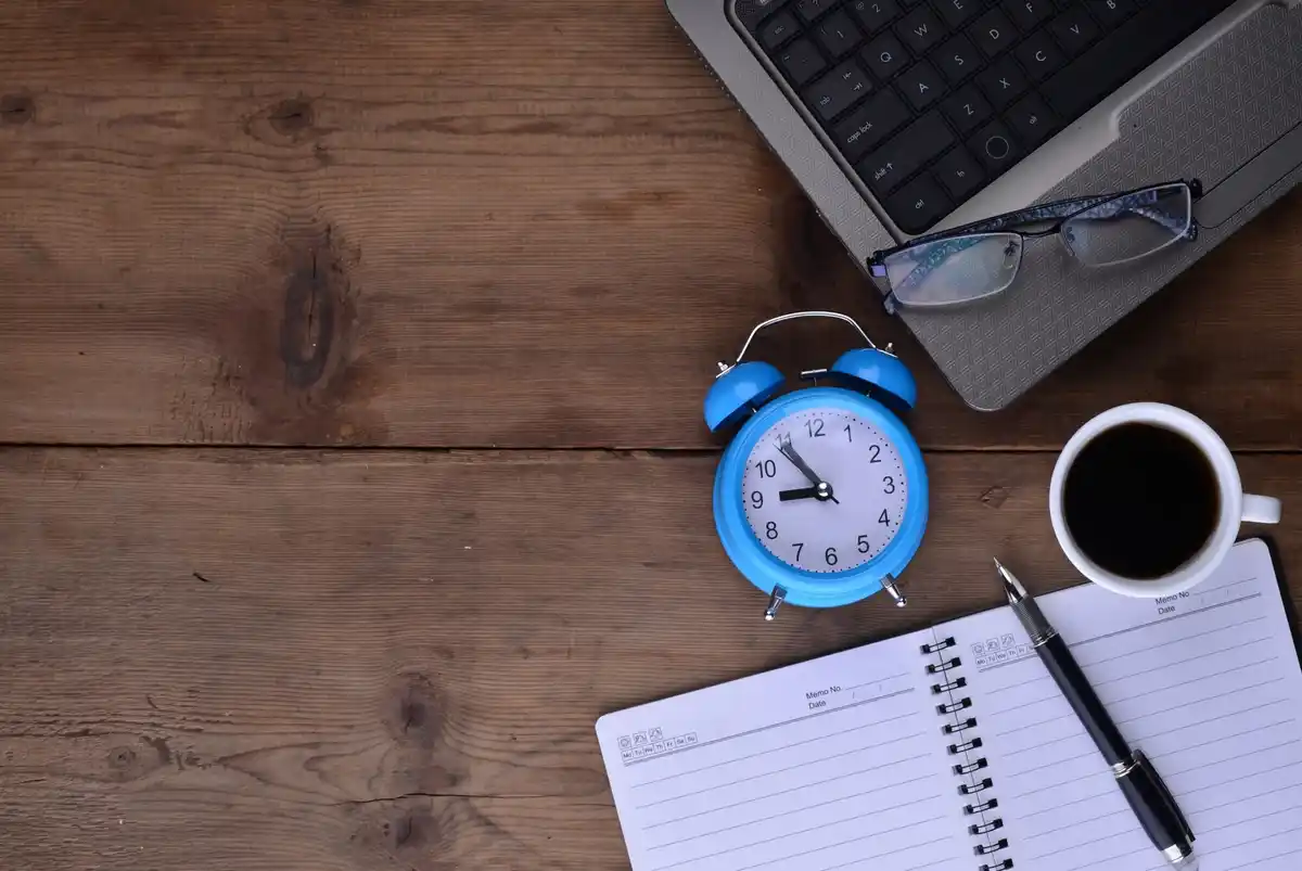 time management blocks working at desk