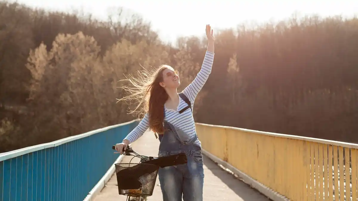 self confidence daily habits outdoor casual happiness
