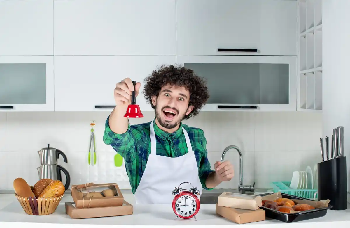 setting kitchen timer for tidying