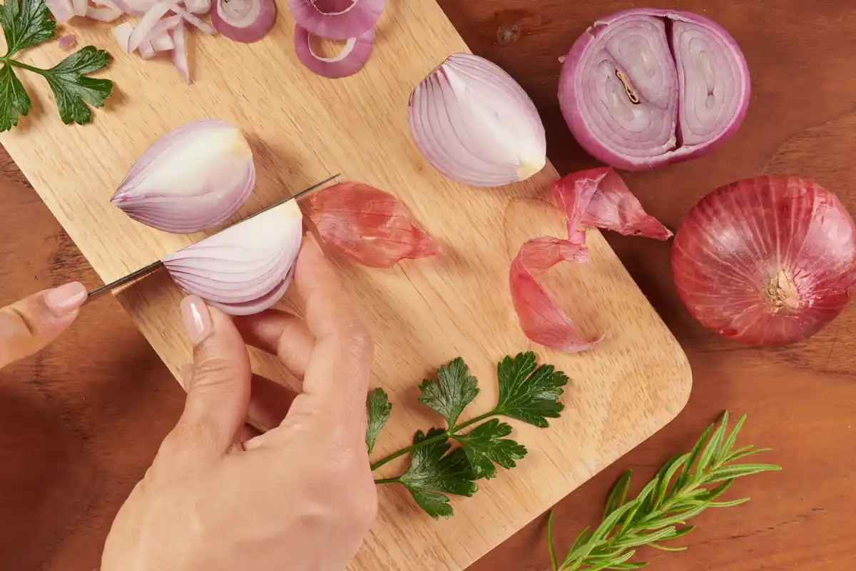 cutting onions without crying kitchen