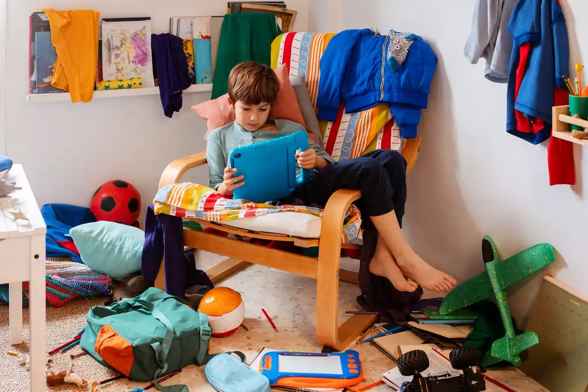 cluttered messy room versus organized living space