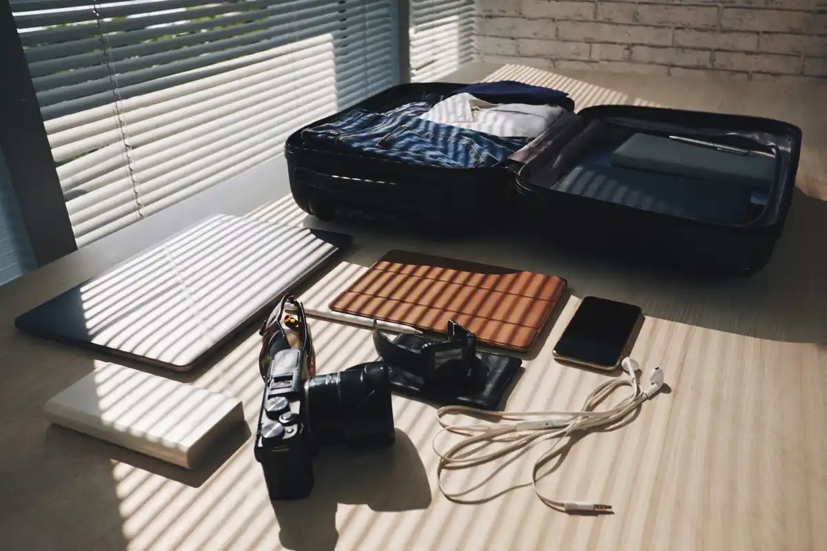 smart suitcase packing travel tips