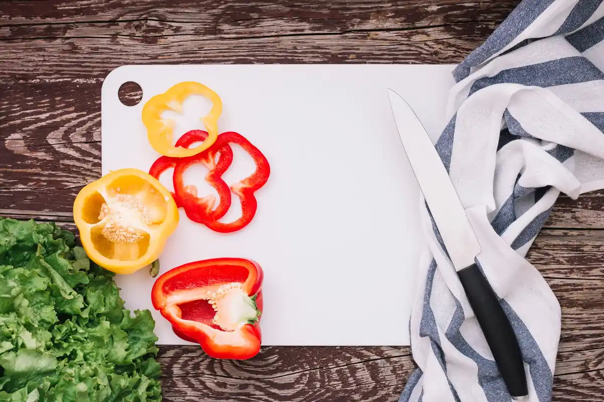 Dutch kitchen cutting board and knife set