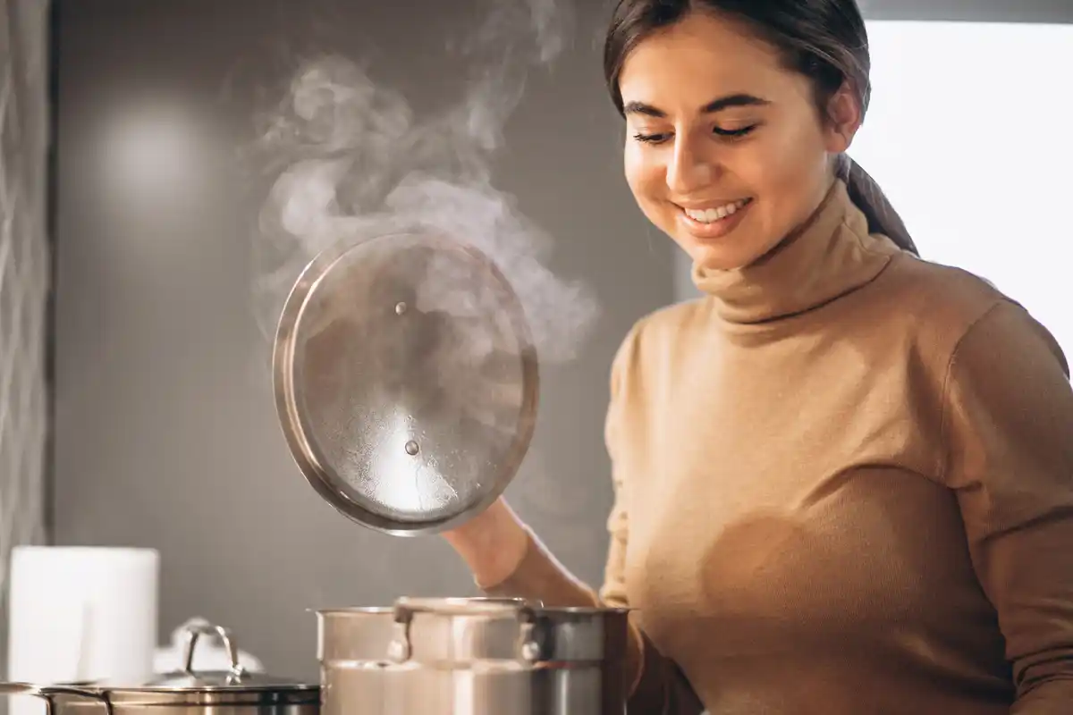 boiling water pot no lid kitchen steam