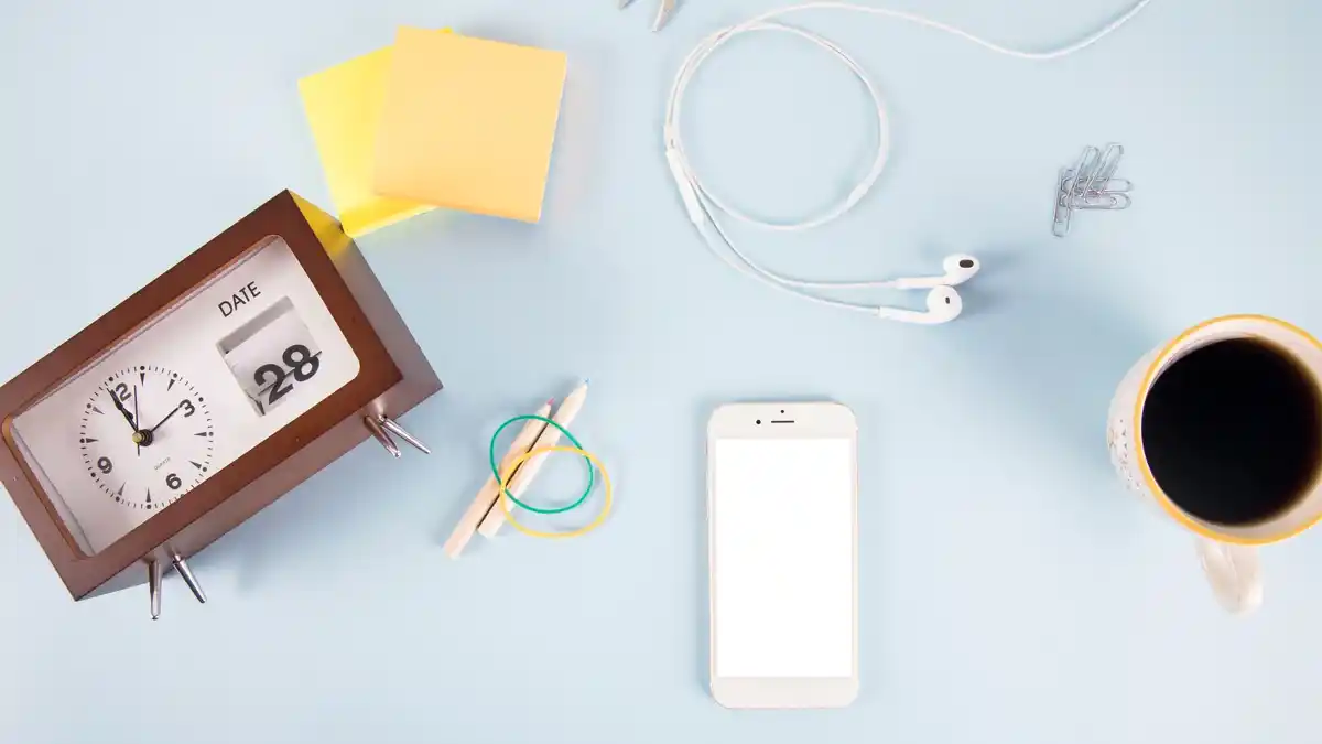 time saving life hacks clock smartphone