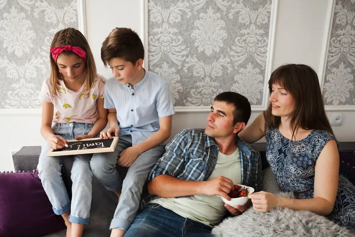 family organizing weekend schedule