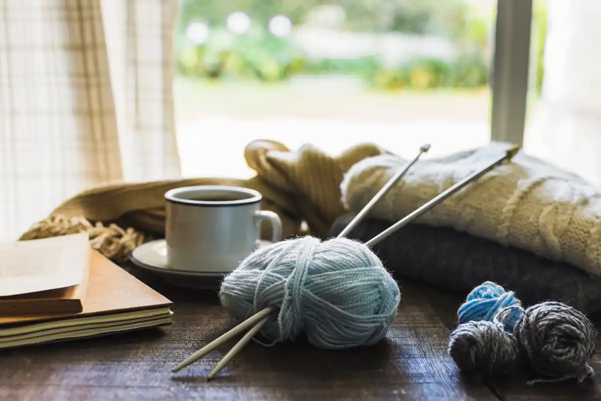 handwerk cursus in Nederland, creatief samen handwerken, wol en naald