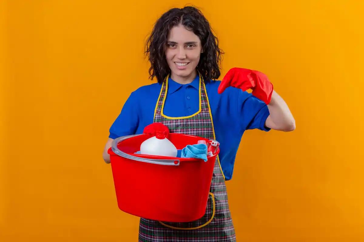 Dutch woman cleaning house with timer and Brabantia tools