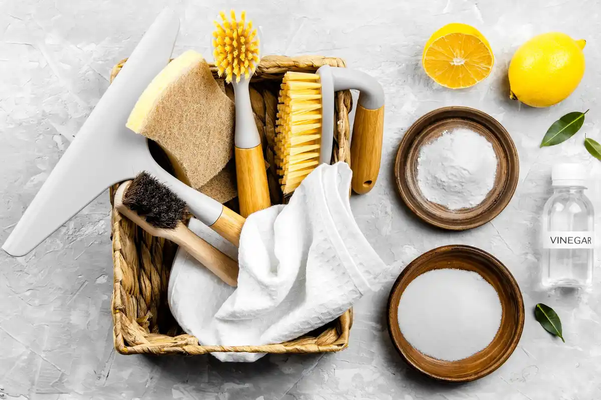 clean bathroom cleaning supplies