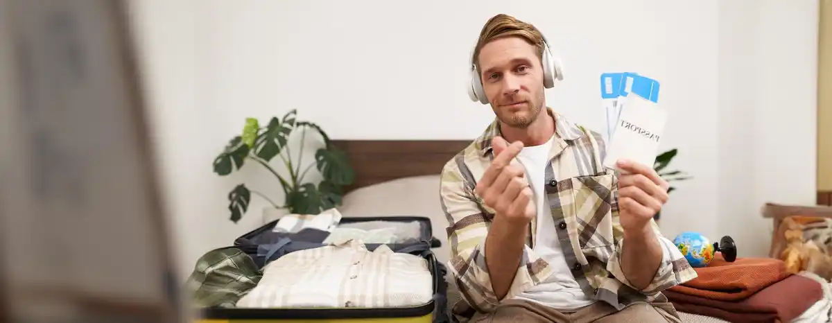 travel snacks saving money