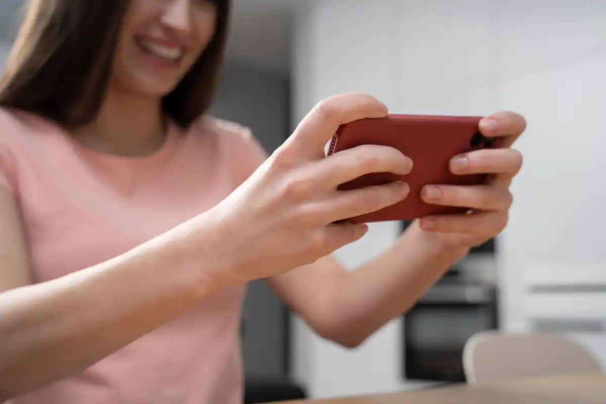 smartphone life hacks close up hands