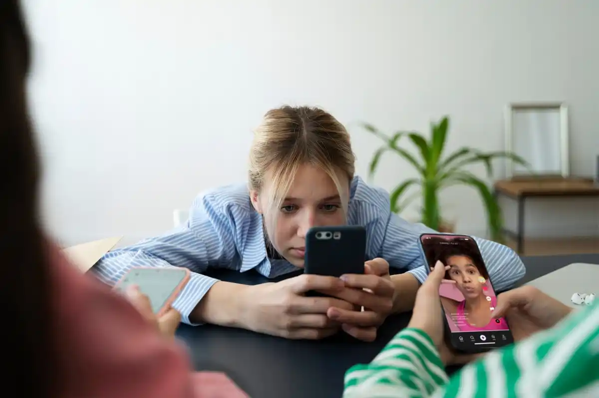smartphone tech hacks life easier Netherlands