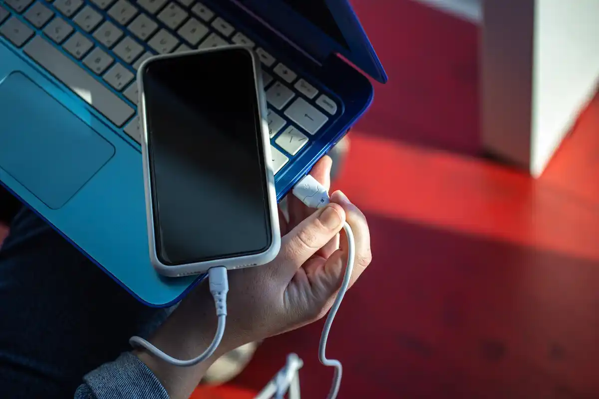 smartphone charging habits tips