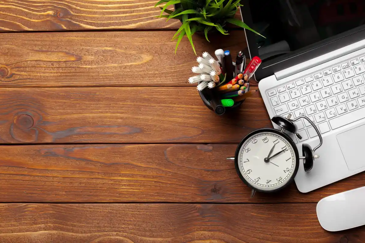 time management technique pomodoro timer at desk