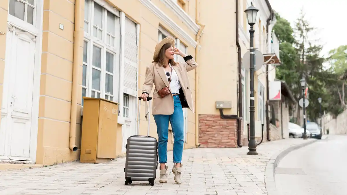 Airport to hotel transportation Netherlands travel tips