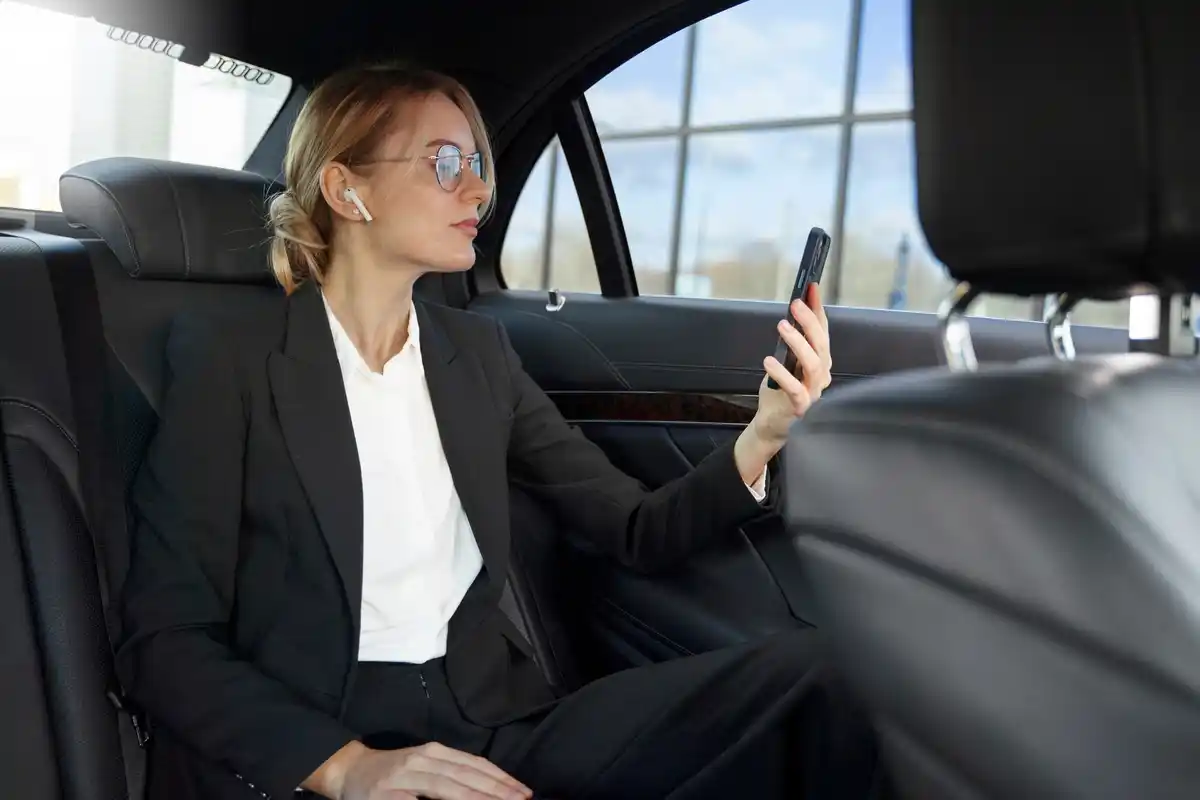 Dutch airport taxi service shuttle