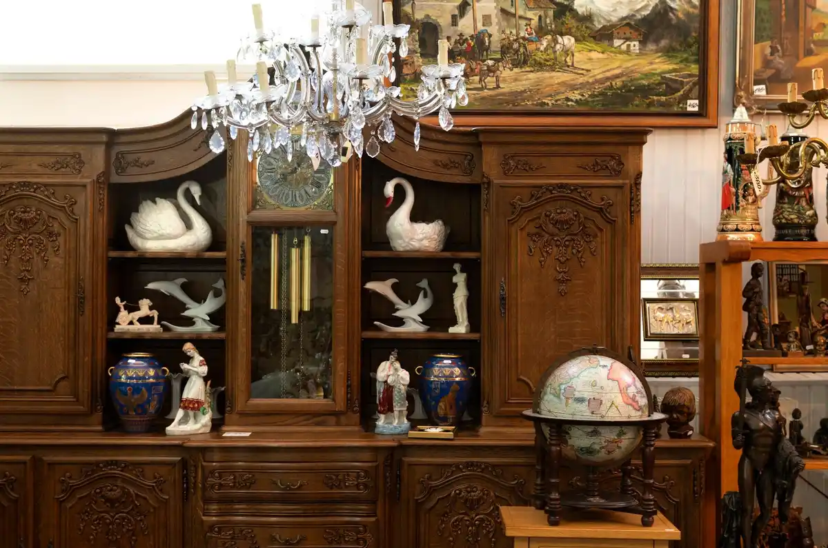 organized Dutch home interior with smart storage solutions