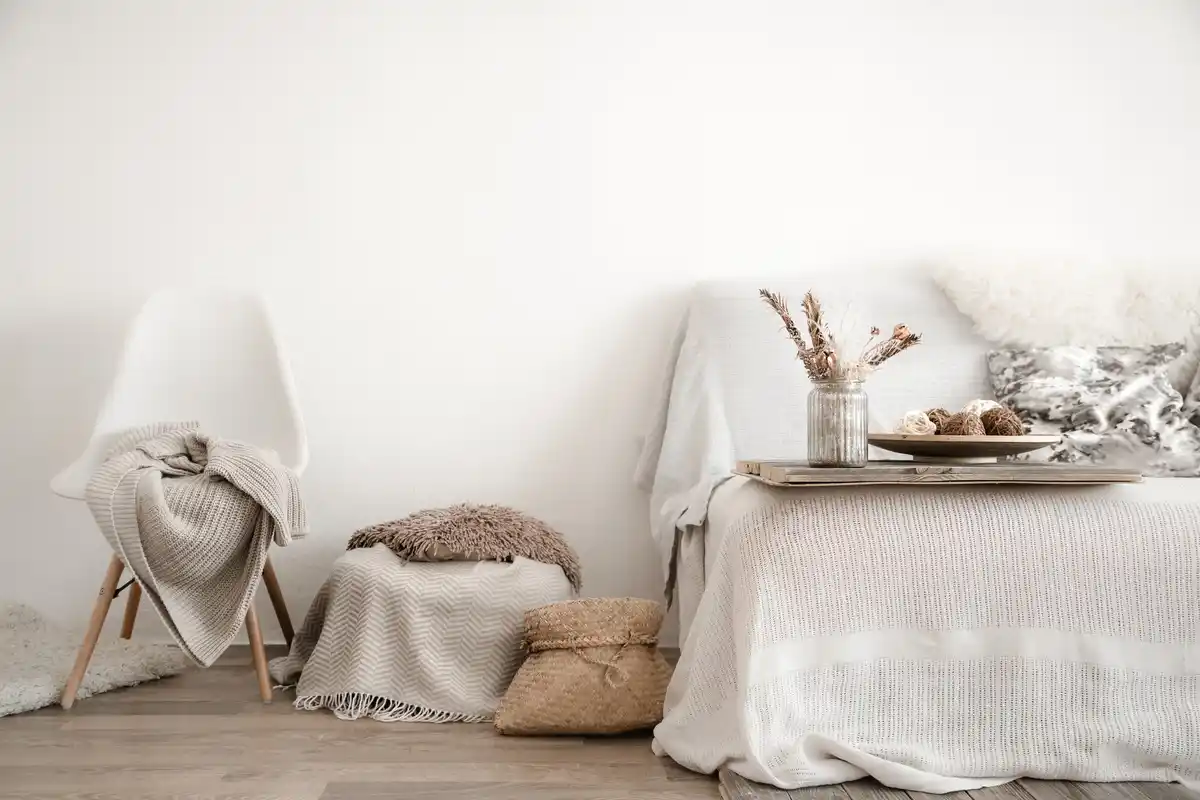 minimalistisch opgeruimd interieur woonkamer