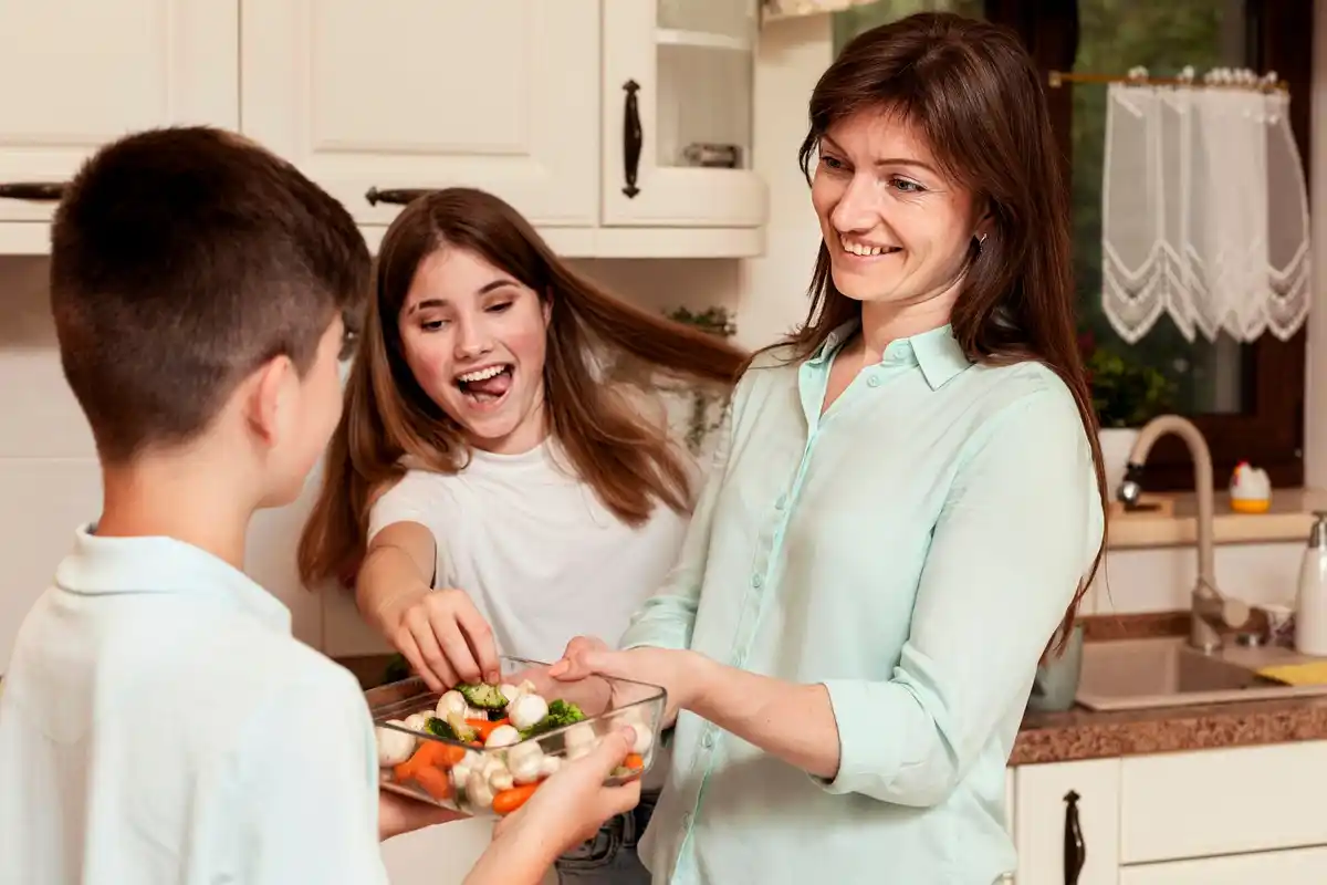 preparing meal boxes family morning