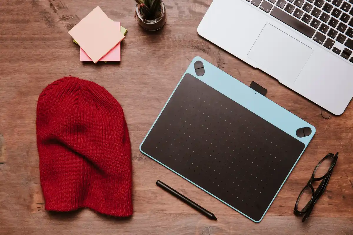 laptop overheating cooling pad desk setup