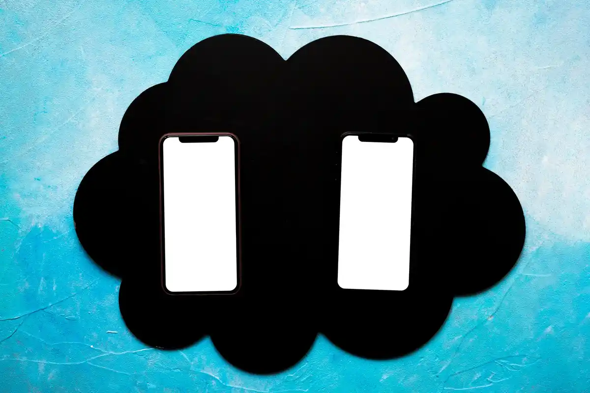 cloud storage laptop phone folder backup