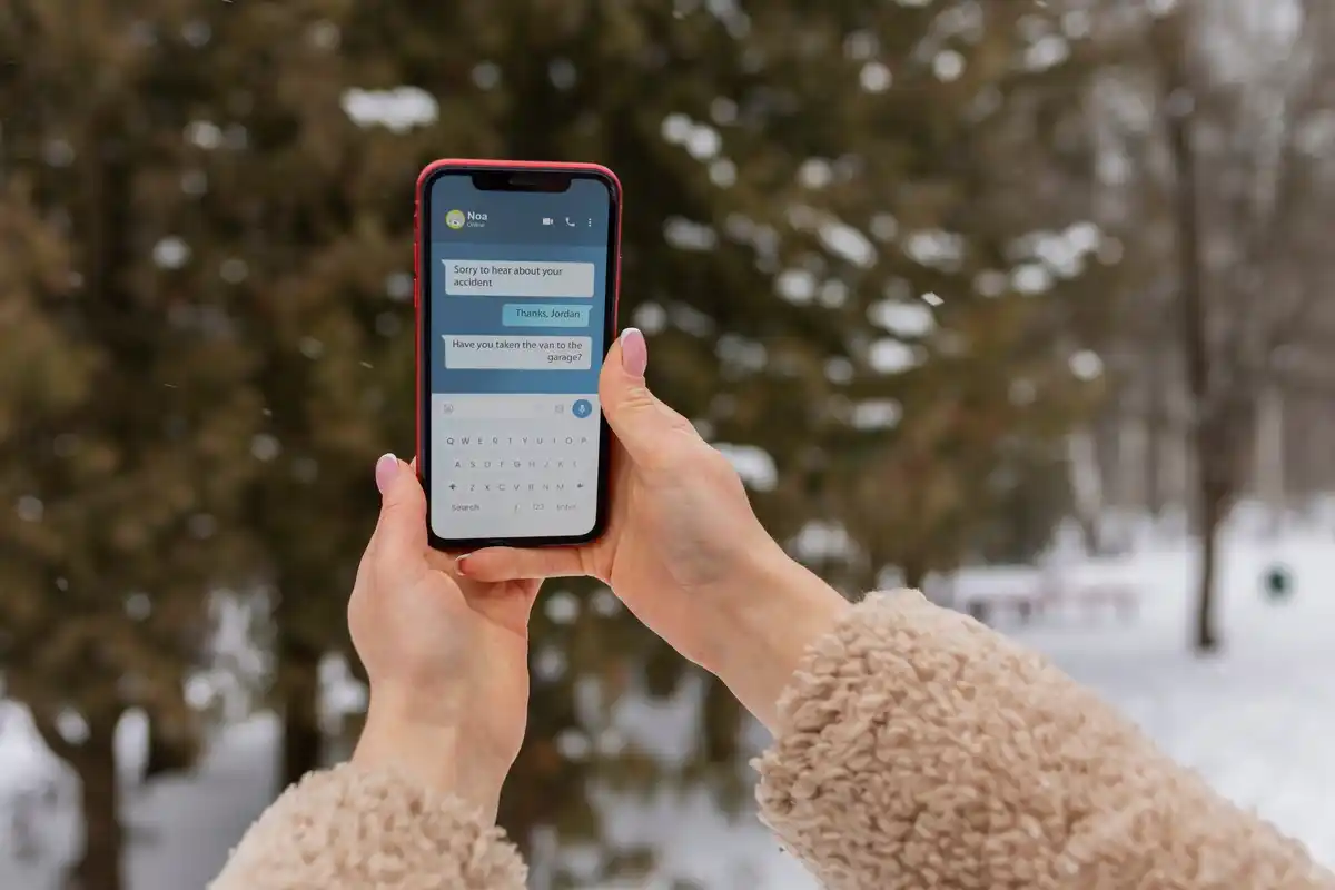 smartphone with notifications and focus mode enabled